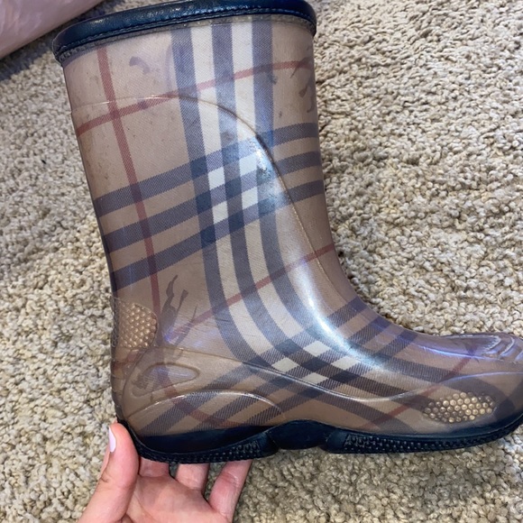 Burberry Girl’s Rainboots - Picture 9 of 10